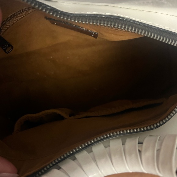 Patricia Nash White Floral Embroidered Handbag - Picture 8 of 12